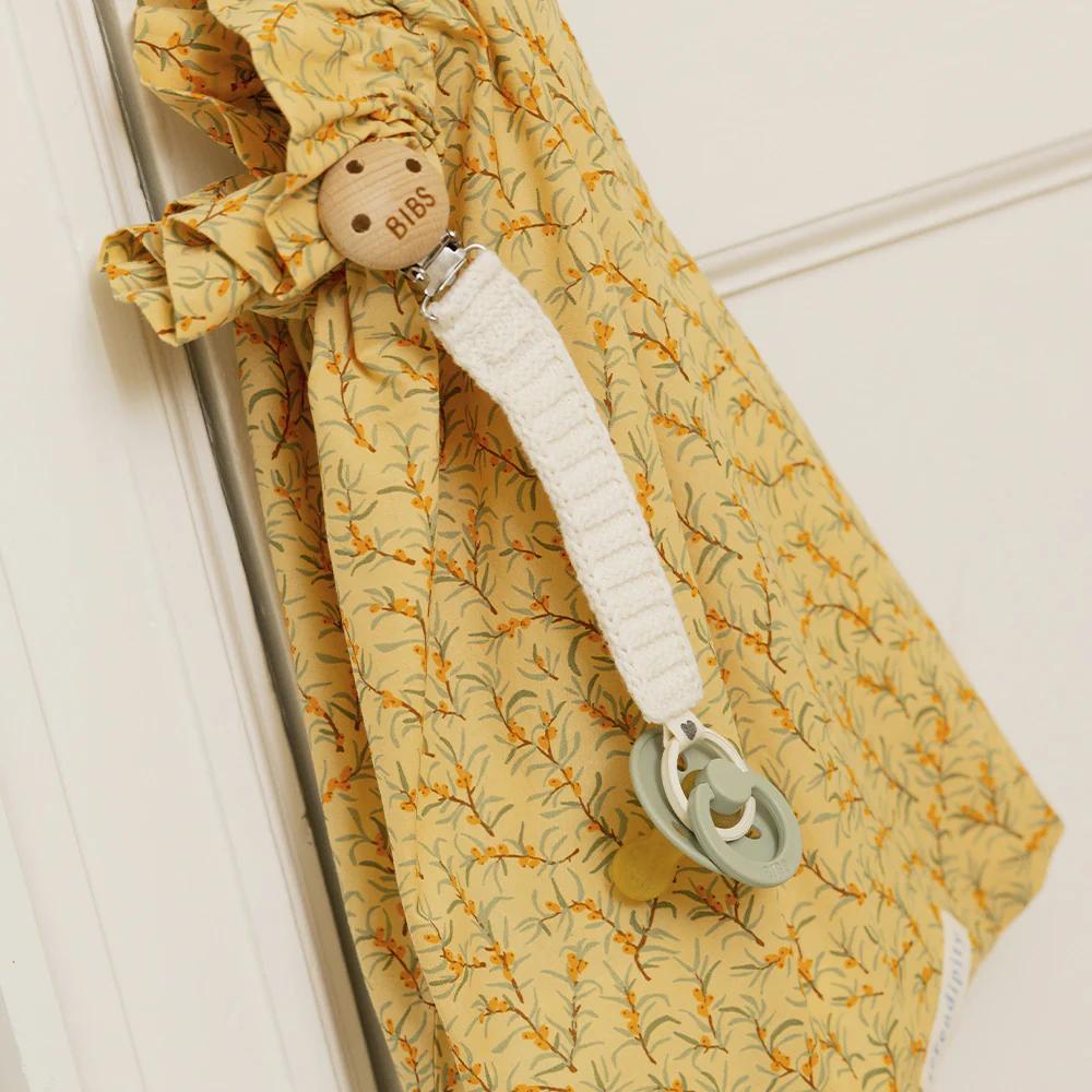 Bibs Pacifier Clip Knitted Ivory - Image 2